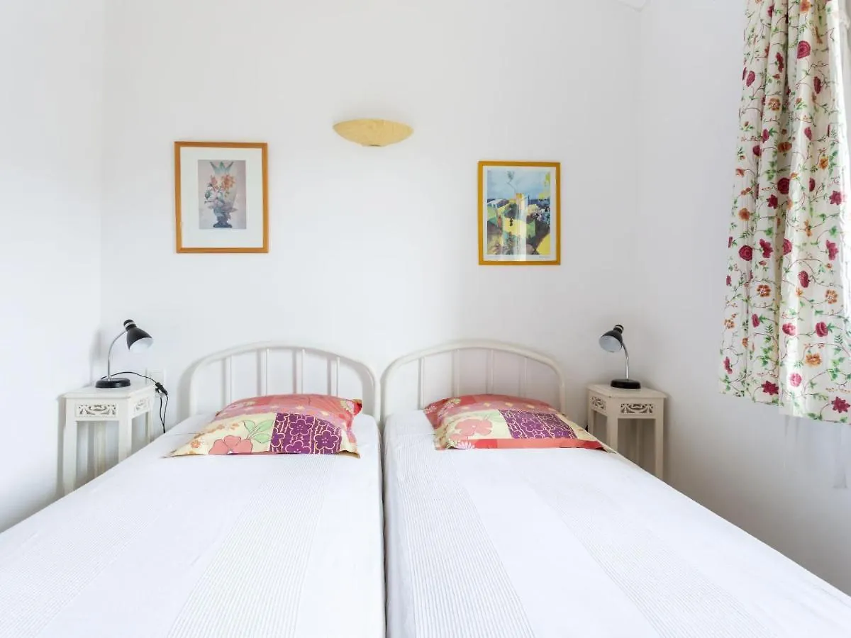 Holiday Home Les Vignes - Mbe100 By Interhome Menerbes