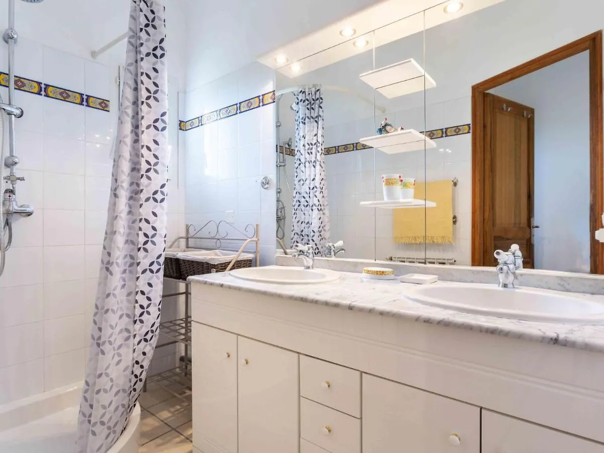 Holiday Home Les Vignes - Mbe100 By Interhome Menerbes
